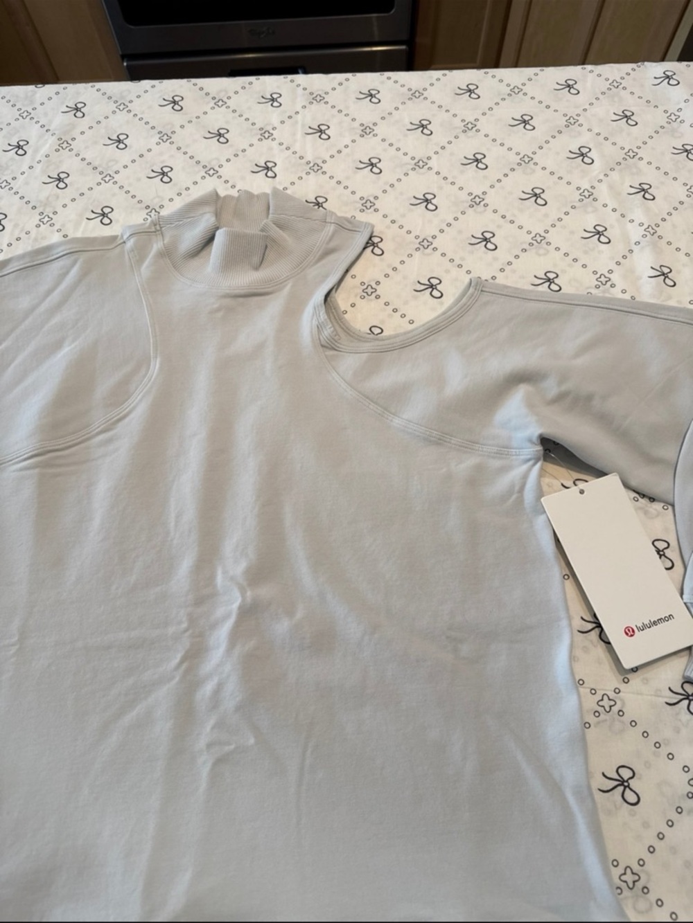 Lululemon NWT grey LA Asymmetrical-Cut-Out Crew size 4 - Picture 4 of 10